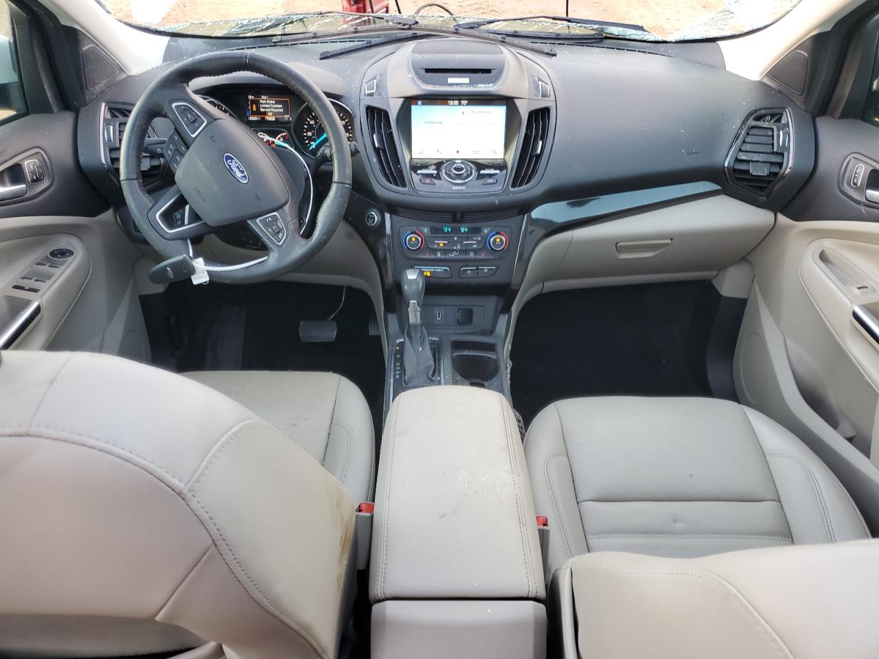 1FMCU0J94HUD48821 FORD ESCAPE 2017