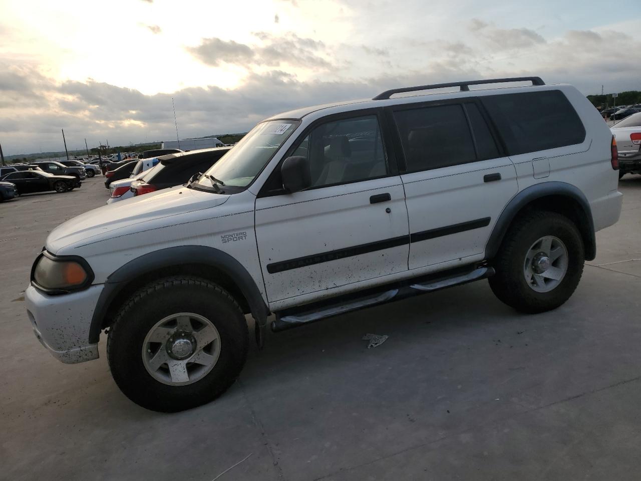 JA4LS21HX2P013964 2002 Mitsubishi Montero Sport Es