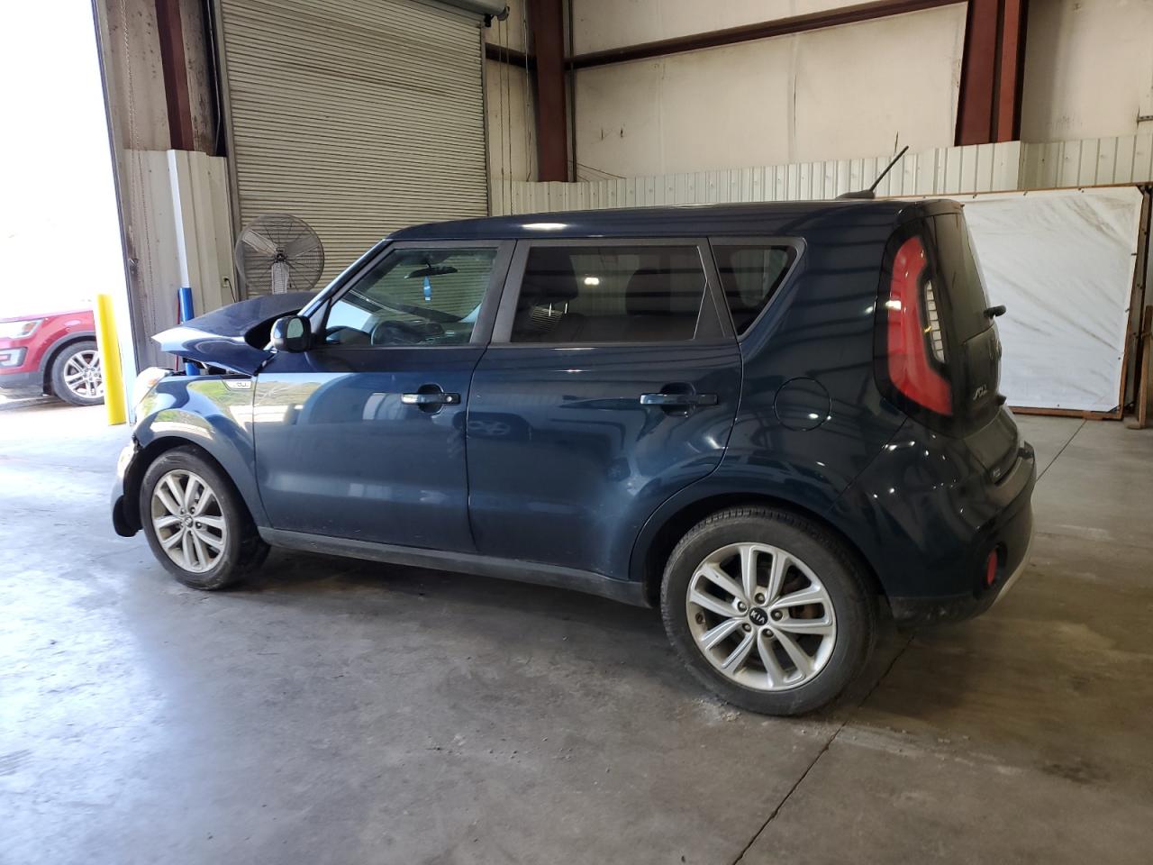 KNDJP3A55J7600971 2018 Kia Soul +