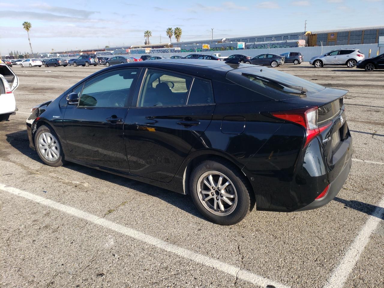 VIN: JTDKARFU0K3077165 2019 TOYOTA PRIUS