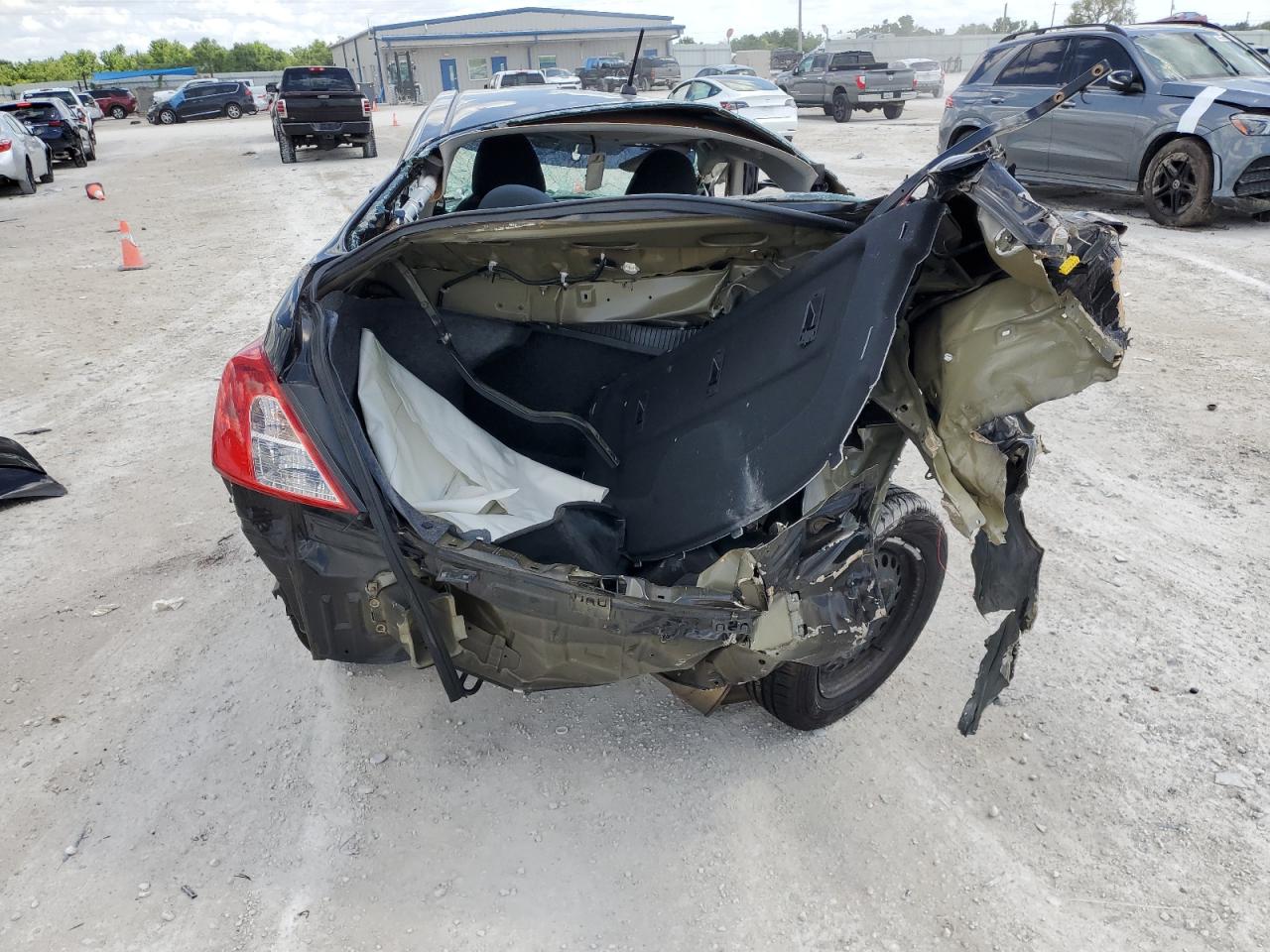 3N1CN7AP6KL876261 NISSAN VERSA 2019
