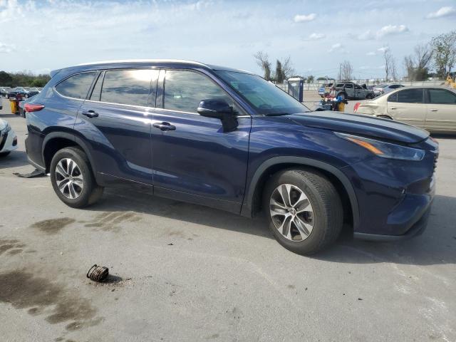 VIN 5TDHZRAH5MS524409 2021 Toyota Highlander, Xle no.4