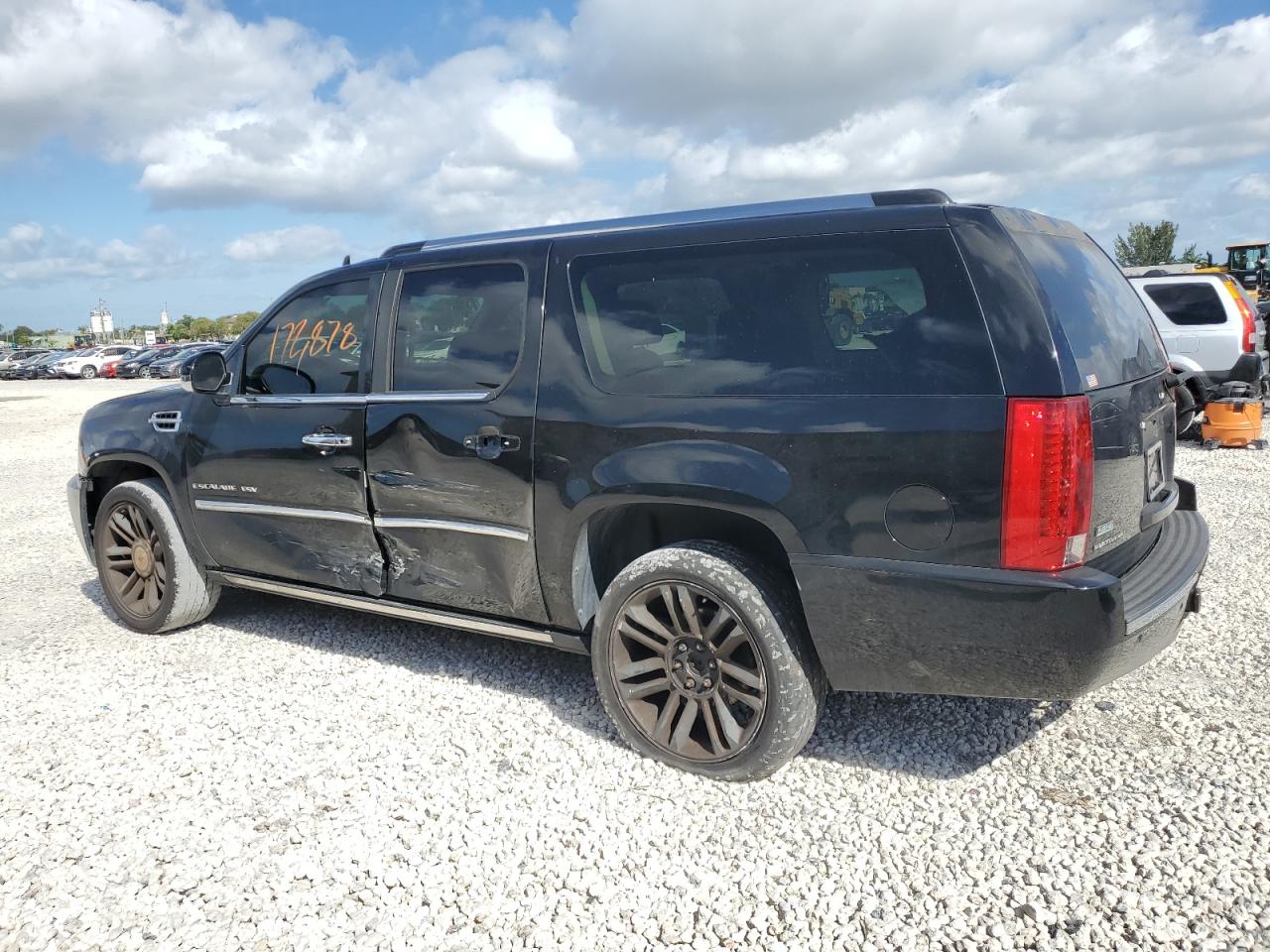 1GYUCKEF7AR255446 2010 Cadillac Escalade Esv Platinum