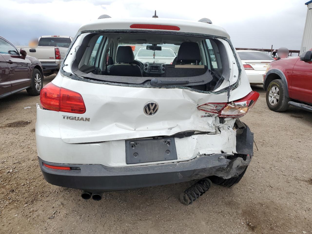 WVGBV7AX2GW574696 2016 Volkswagen Tiguan S