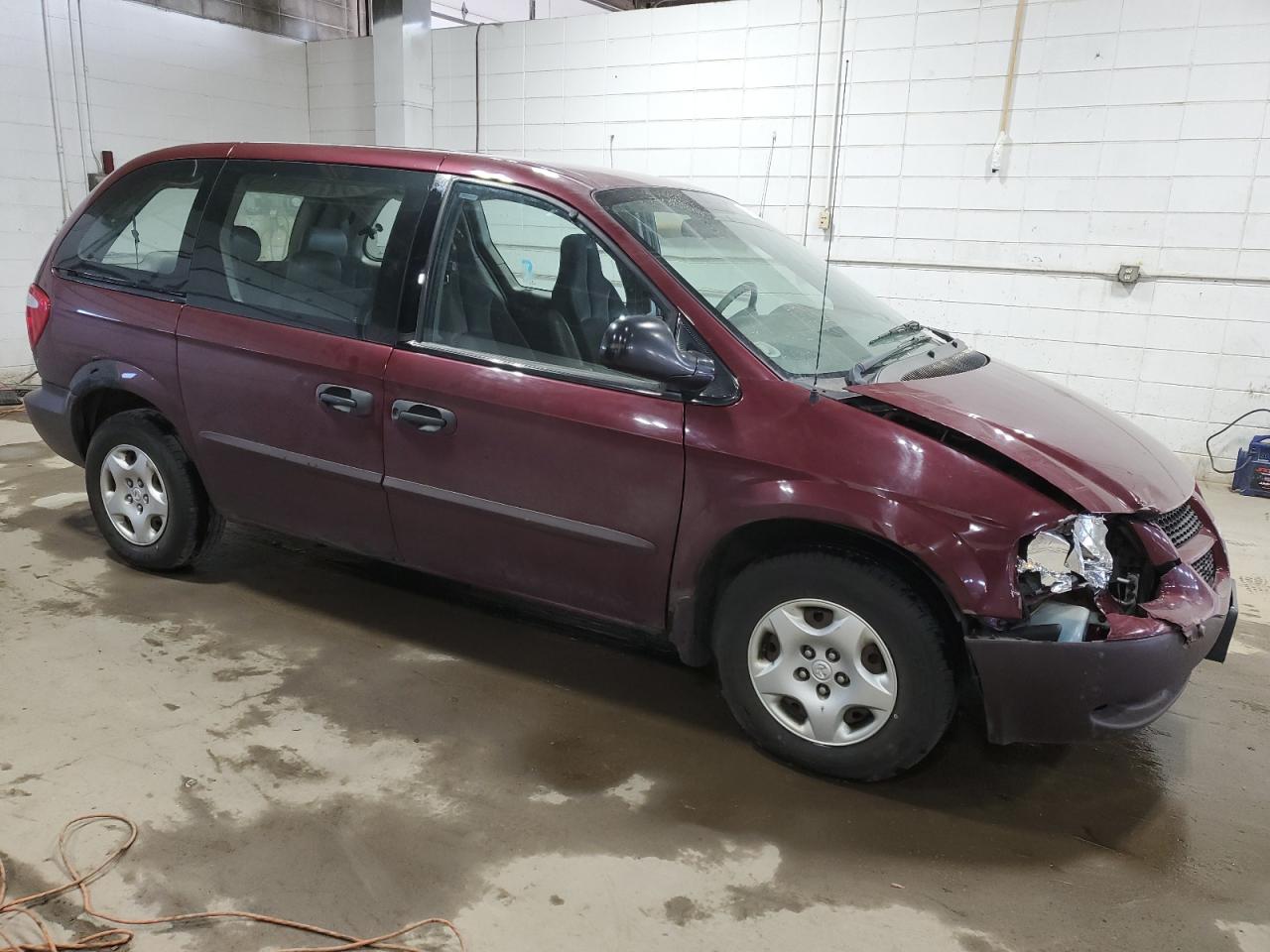 1B4GP25322B668282 2002 Dodge Caravan Se