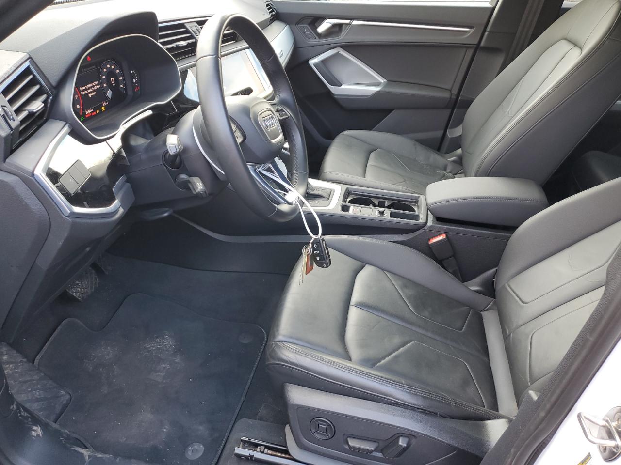 wa1aucf34m1120907 WA1AUCF34M1120907 2021 Audi Q3 Premium 40