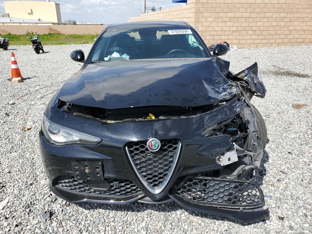 ZARFAECN5H7553778 2017 Alfa Romeo Giulia Ti