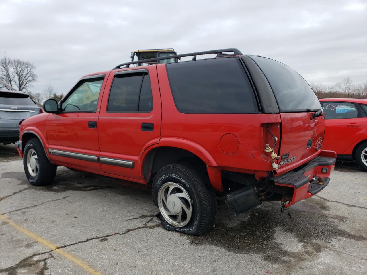 1GNDT13W8Y2165557 2000 Chevrolet Blazer