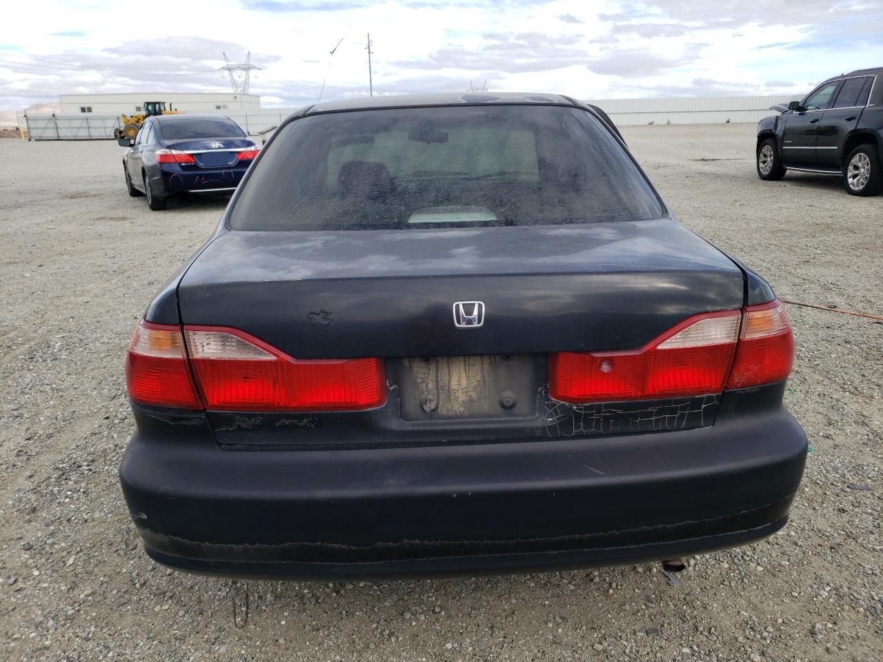 3HGCG665XYG705900 2000 Honda Accord Lx