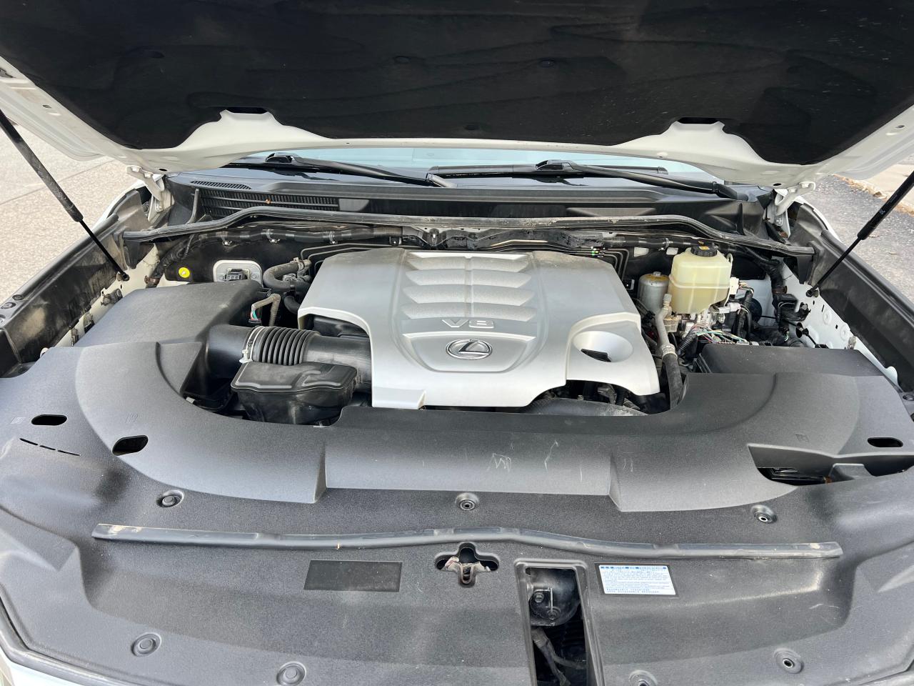 jtjhy7ax8j4267300 JTJHY7AX8J4267300 2018 Lexus Lx 570