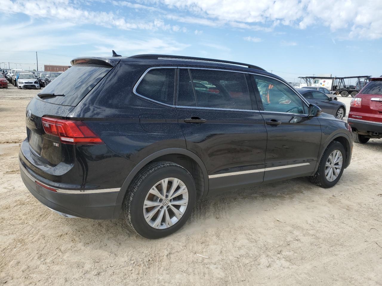 3VV3B7AX2JM079053 2018 Volkswagen Tiguan Se