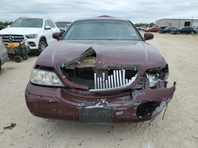 2003 Lincoln Town Car Executive VIN: 1LNHM81W53Y689947 Lot: 47563044