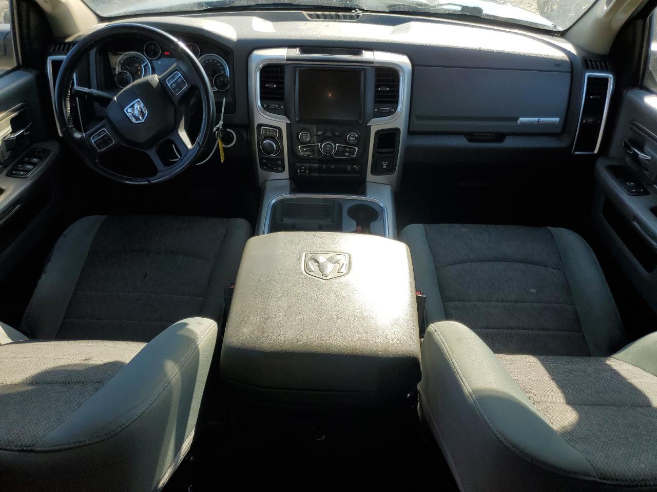 1C6RR7LT1GS373050 2016 Ram 1500 Slt