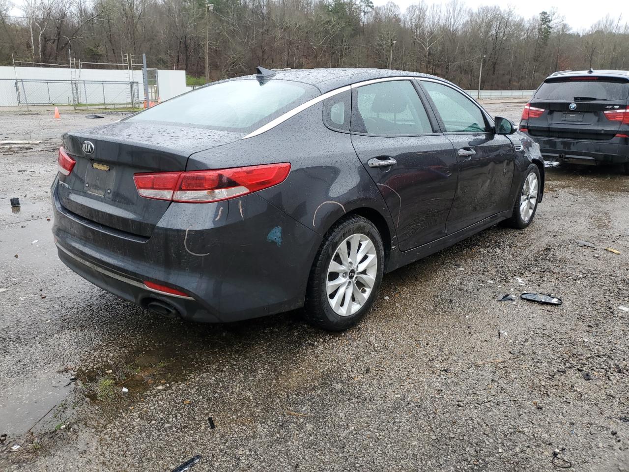 2017 Kia Optima Lx vin: 5XXGT4L33HG125118