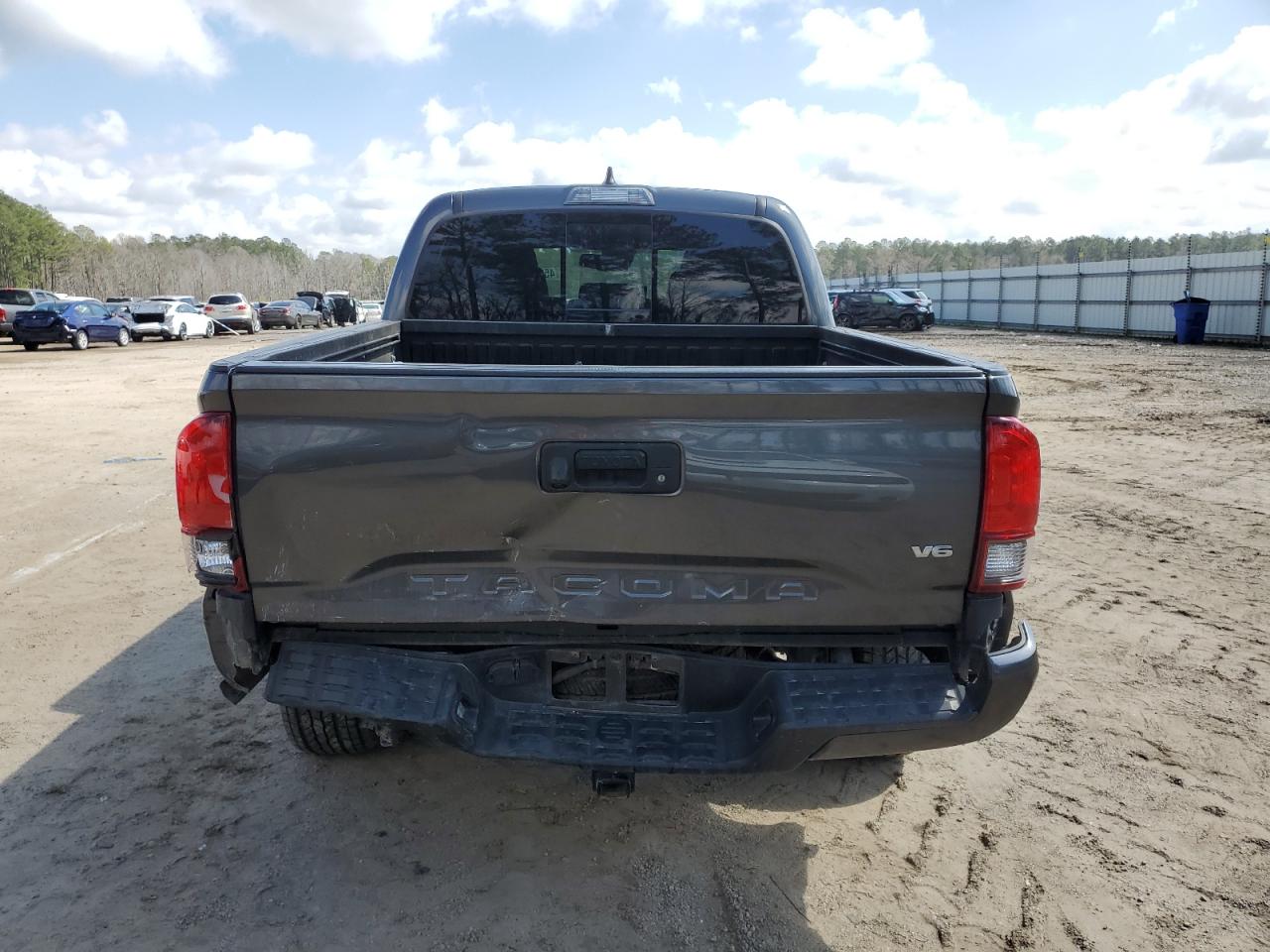 2019 Toyota Tacoma Double Cab vin: 3TMCZ5AN1KM235422