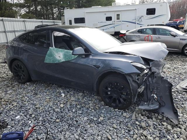 7SAYGDEE9NA009136 Tesla Model Y  4