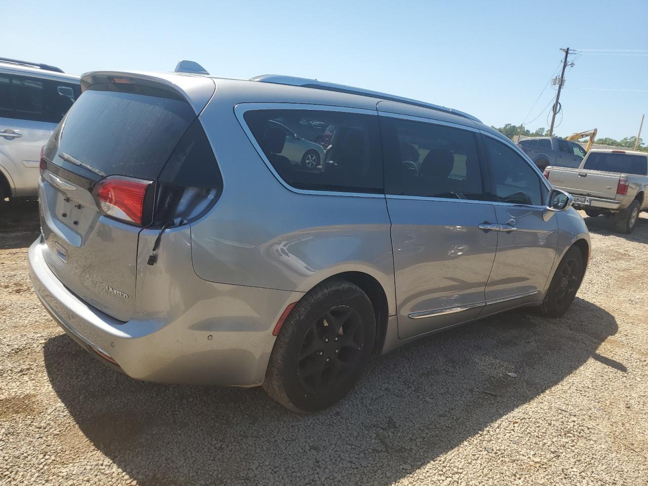 2C4RC1GGXHR650690 2017 Chrysler Pacifica Limited