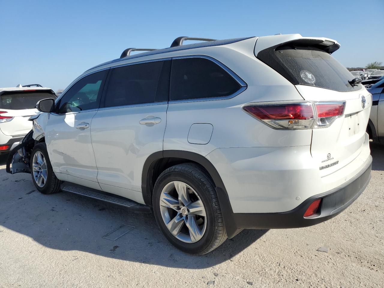 2015 Toyota Highlander Limited vin: 5TDYKRFH0FS104718