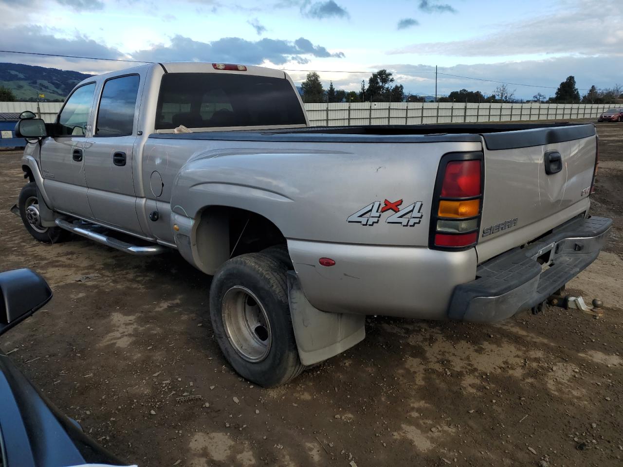 1GTJK332X4F257702 2004 GMC New Sierra K3500