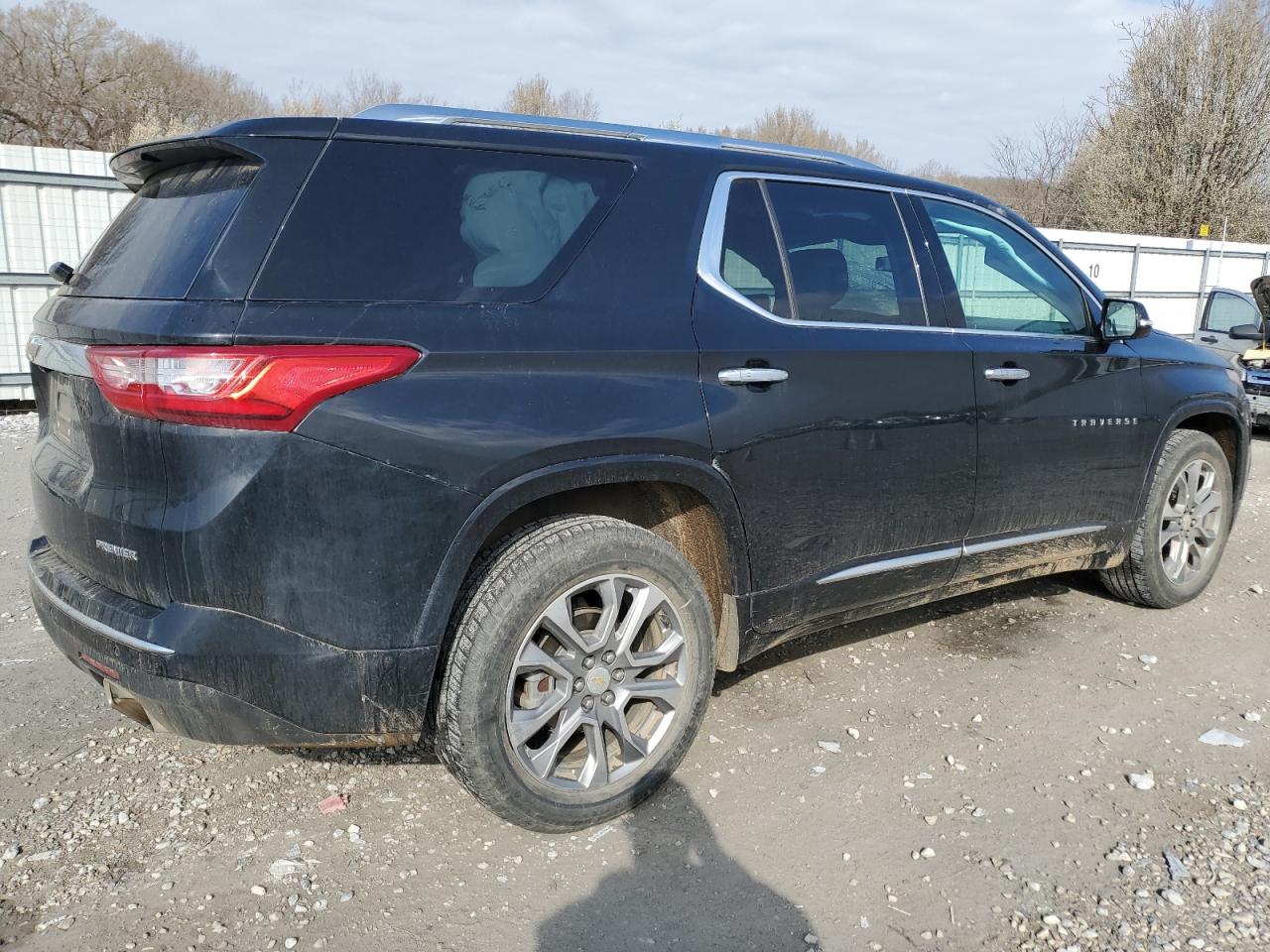 1GNEVKKW3KJ194001 2019 Chevrolet Traverse Premier