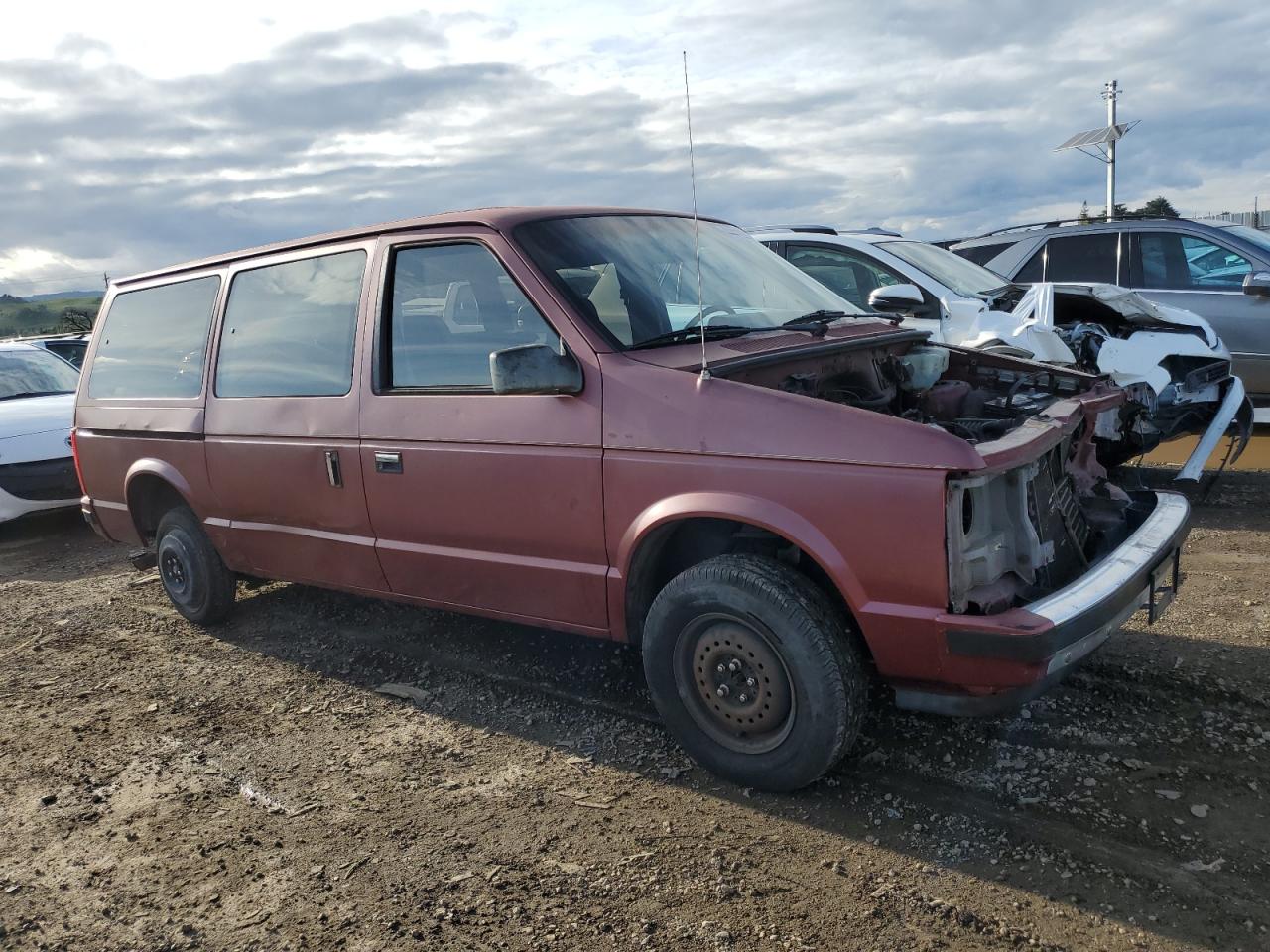 1P4FH44J2KX693303 1989 Plymouth Grand Voyager Se