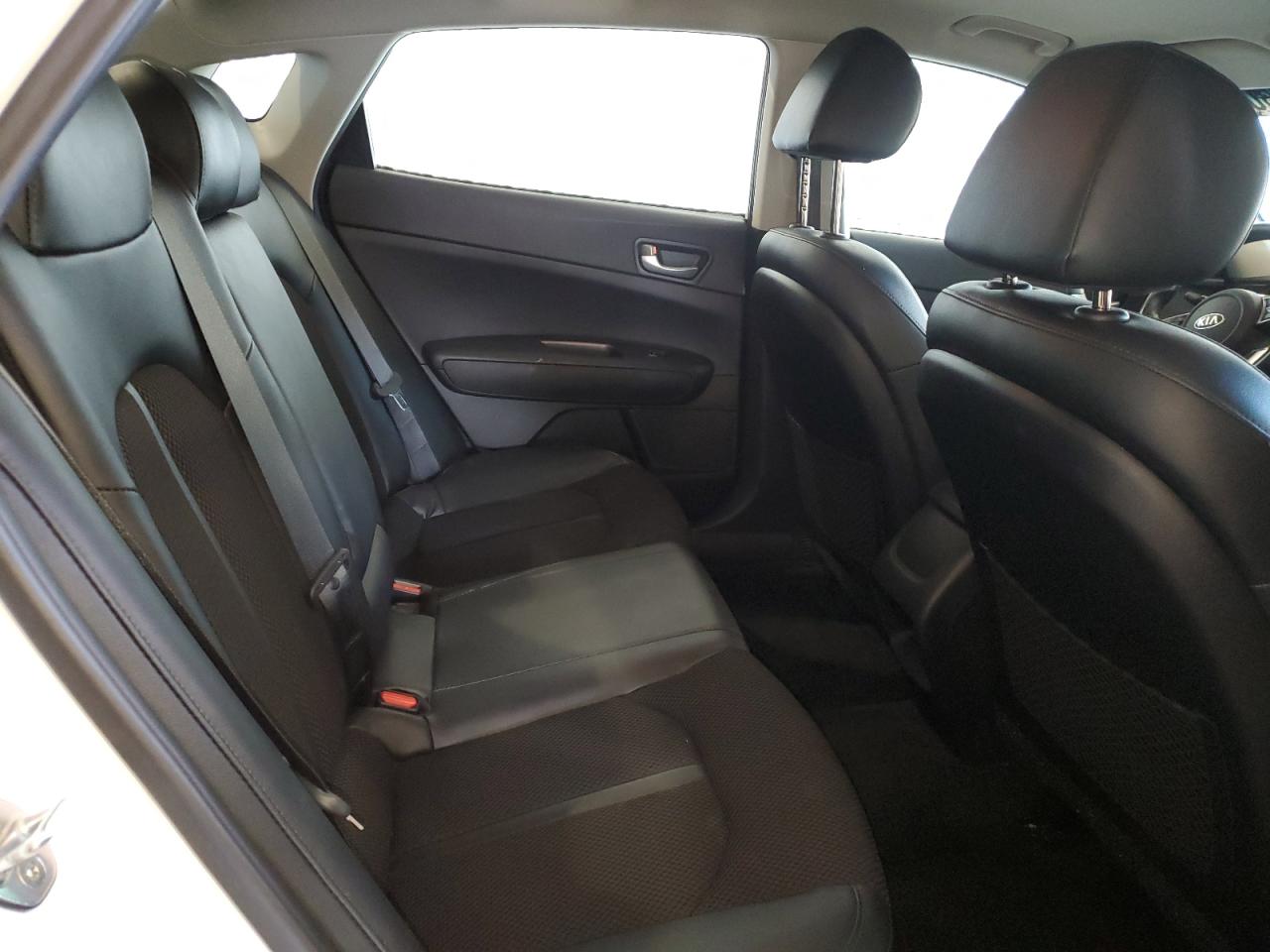 5XXGT4L31KG290818 2019 Kia Optima Lx