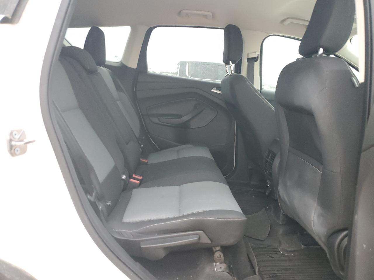 1FMCU0GDXJUB60306 2018 Ford Escape Se