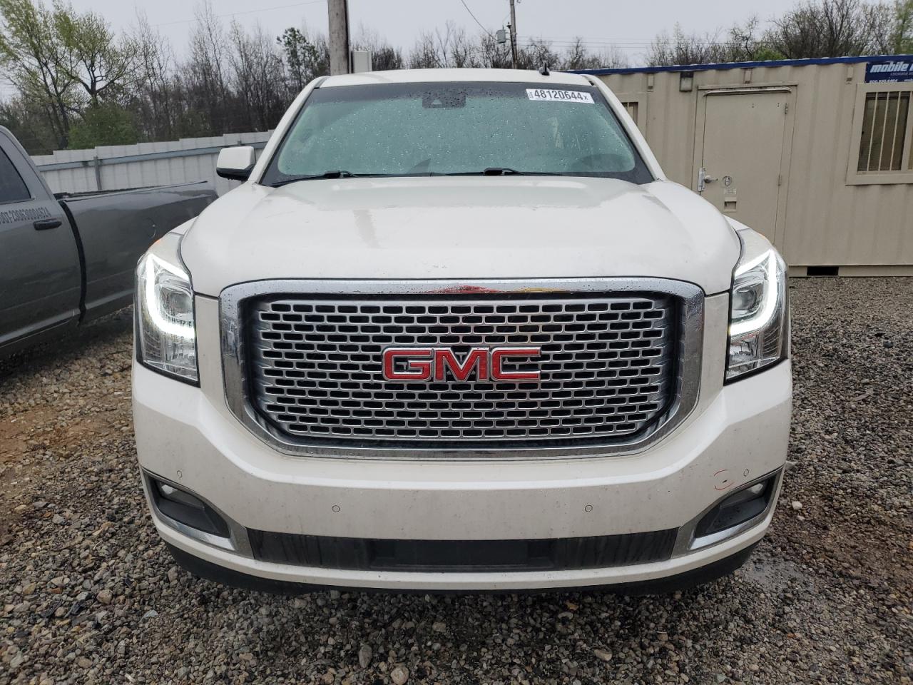 2015 GMC Yukon Slt vin: 1GKS1BKC1FR106166