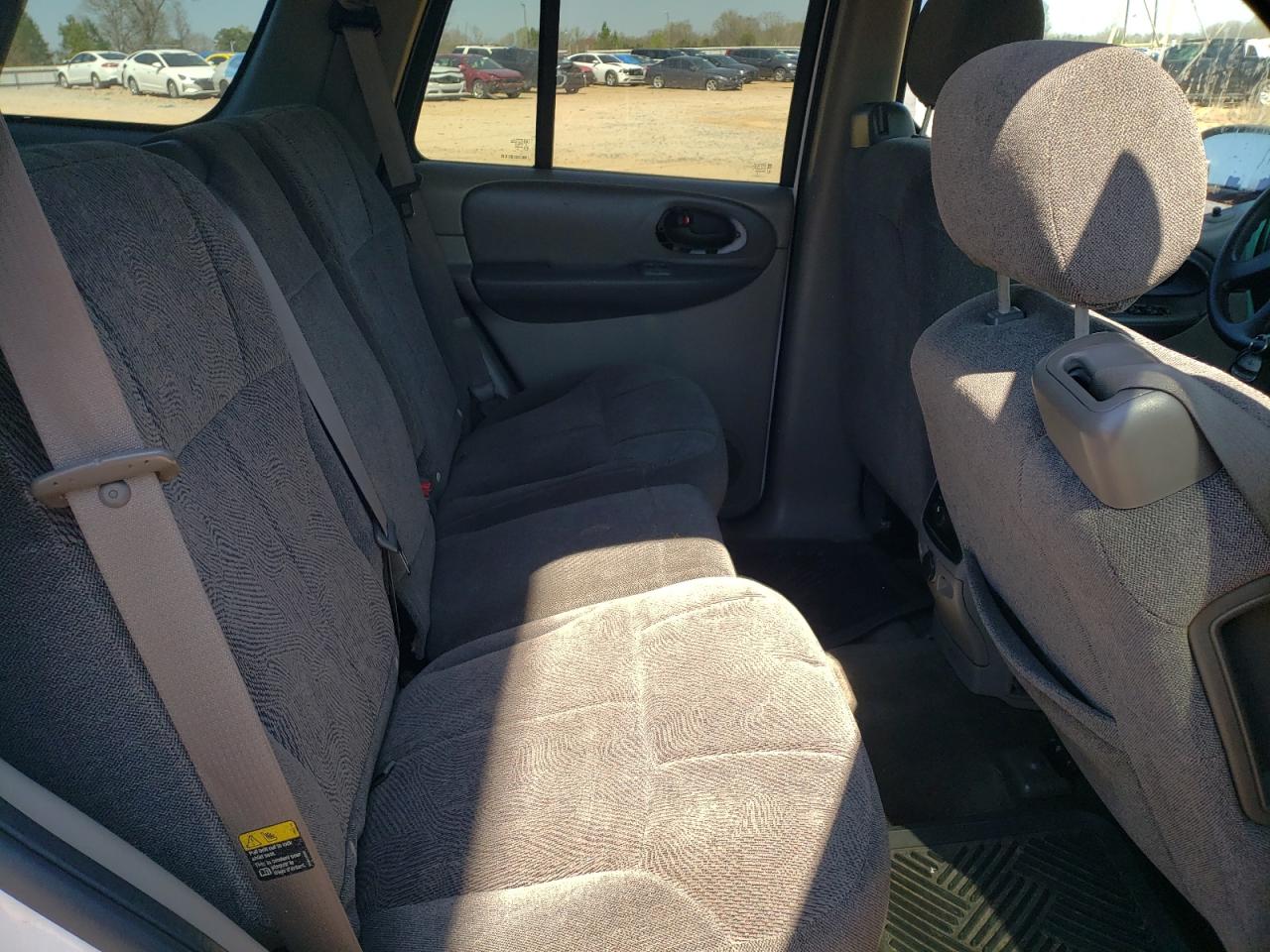 1GNDT13S242281585 2004 Chevrolet Trailblazer Ls