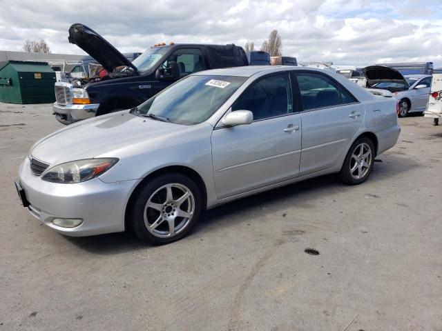 Lot #2421255971 2004 TOYOTA CAMRY LE salvage car