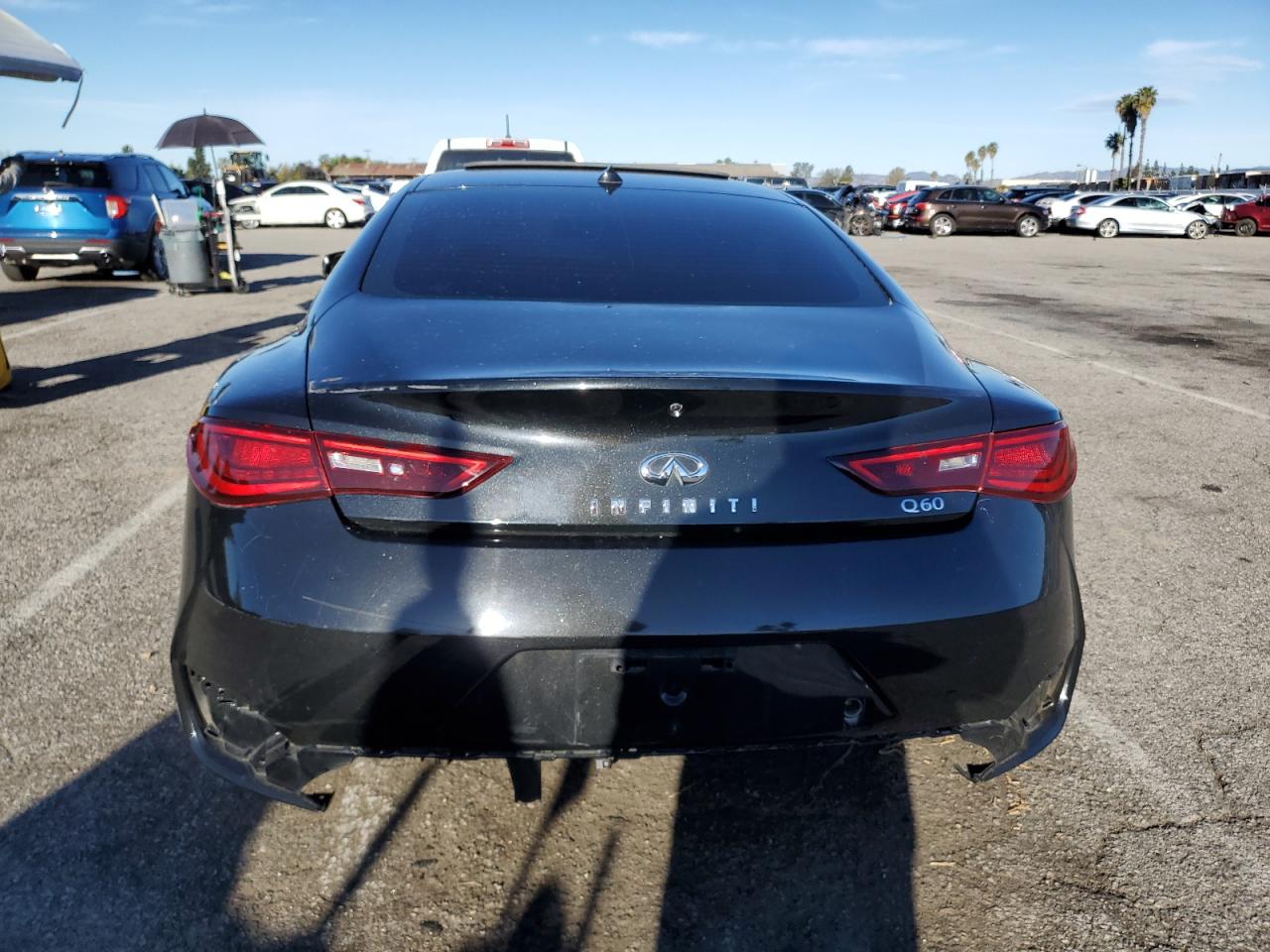 2018 Infiniti Q60 Luxe 300 vin: JN1EV7EK7JM342178