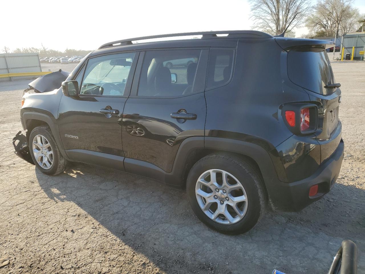 2015 Jeep Renegade Latitude vin: ZACCJABT4FPC26343