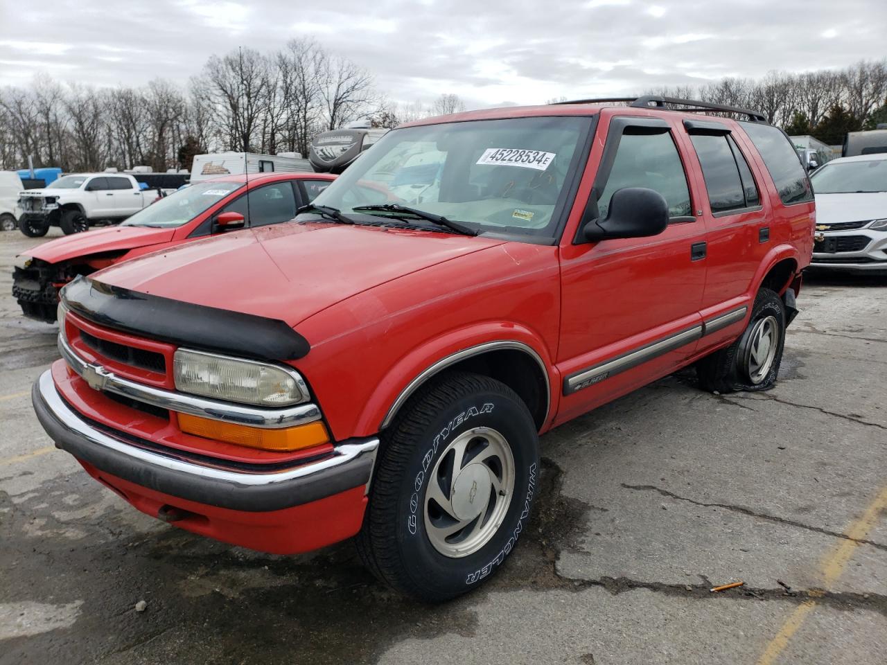 1GNDT13W8Y2165557 2000 Chevrolet Blazer