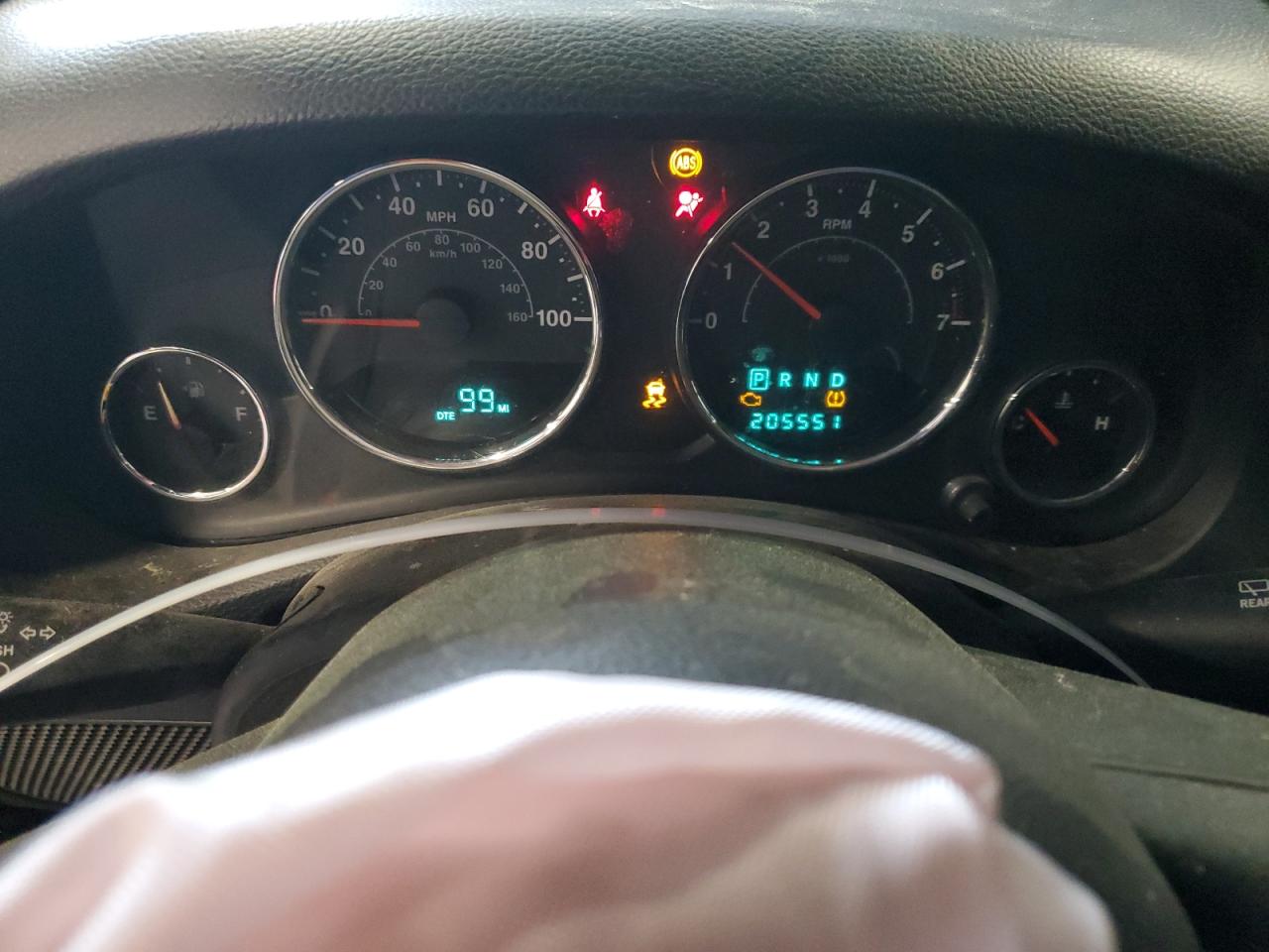 1C4BJWDG8EL134633 2014 Jeep Wrangler Unlimited Sport