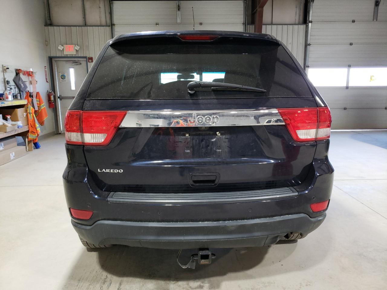 1J4RS4GG6BC545398 2011 Jeep Grand Cherokee Laredo