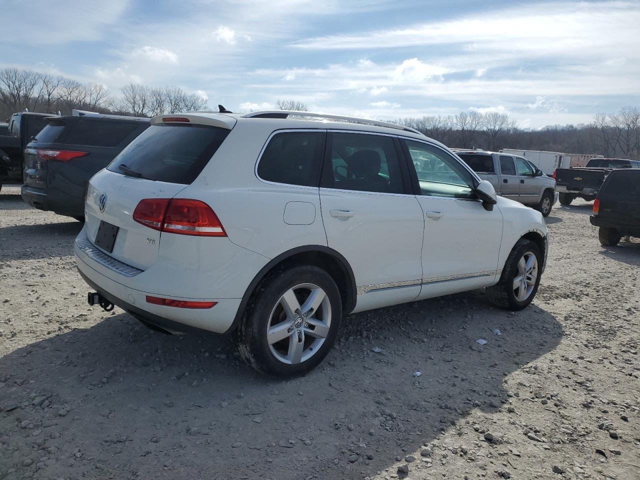 2014 Volkswagen Touareg V6 vin: WVGEF9BP8ED007339