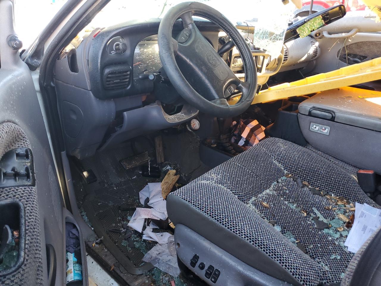 1B7MF3366WJ241601 1998 Dodge Ram 3500