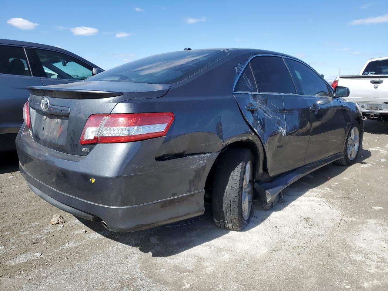 4T1BF3EK5BU720324 2011 Toyota Camry Base