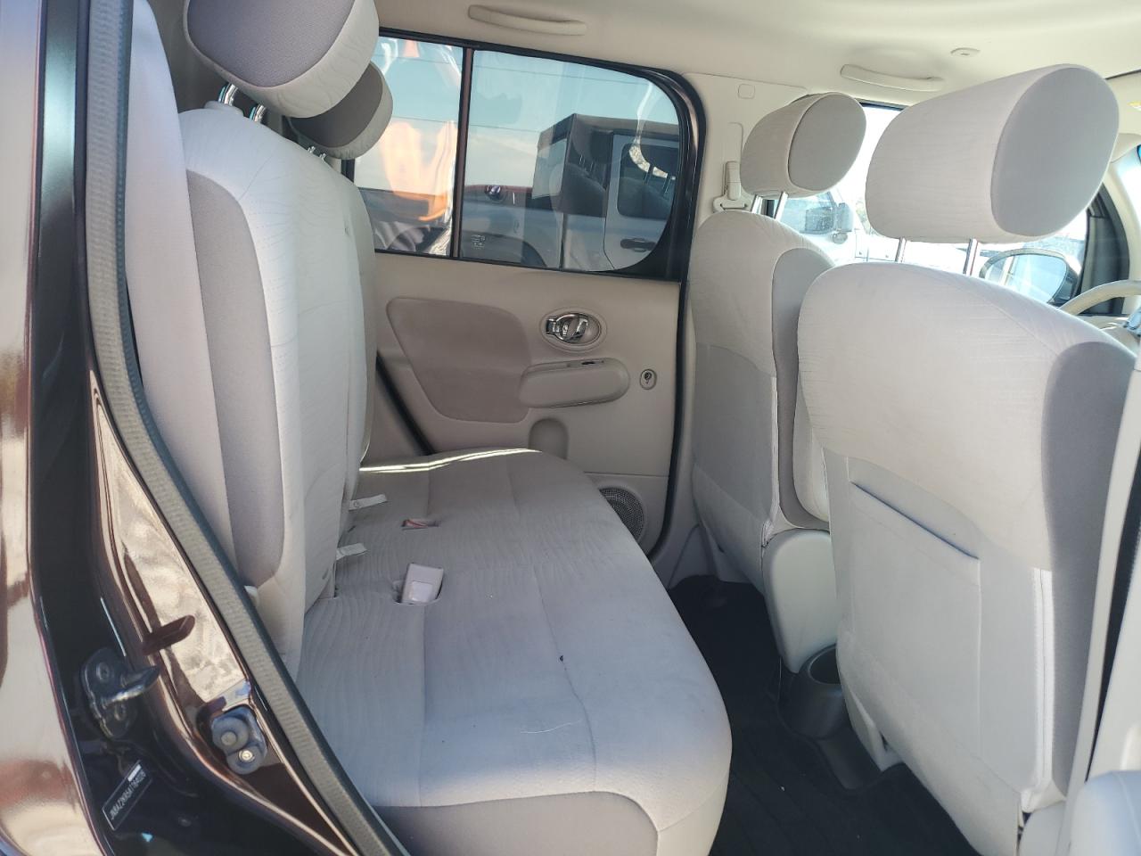 JN8AZ2KR5AT164026 2010 Nissan Cube Base