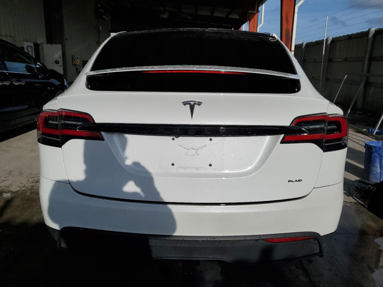 2022 Tesla Model X vin: 7SAXCBE64NF333361