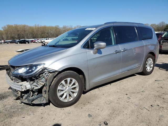 Lot #2501379055 2018 CHRYSLER PACIFICA T salvage car
