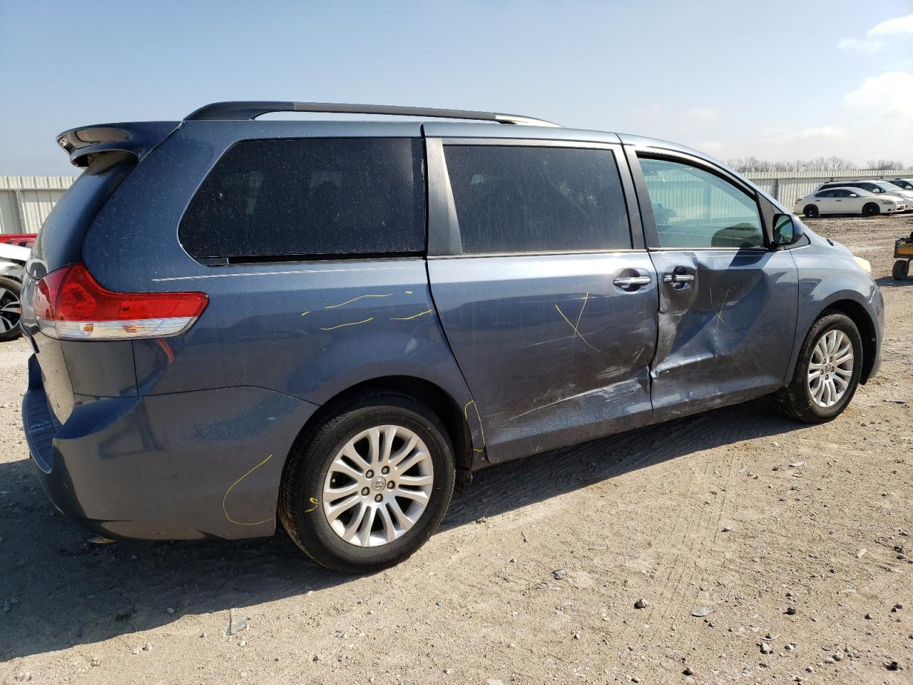 2014 Toyota Sienna Xle vin: 5TDYK3DC6ES411491