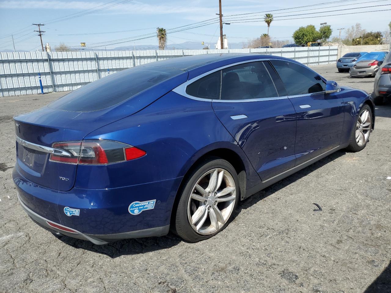 2016 Tesla Model S vin: 5YJSA1E20GF121242