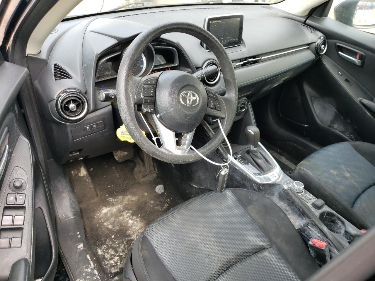 3MYDLBYV6HY174257 2017 Toyota Yaris Ia