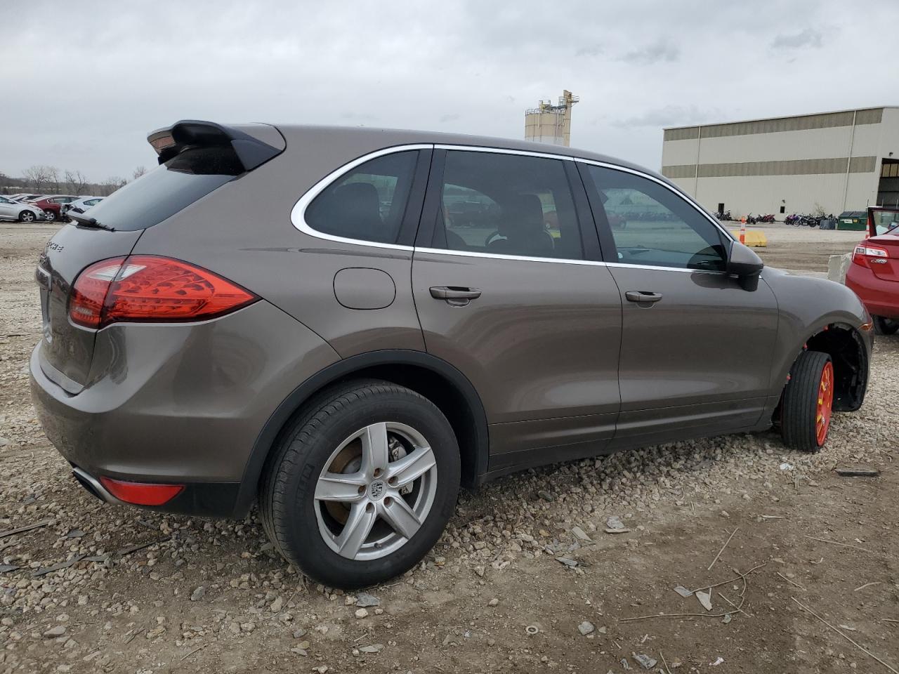 2012 Porsche Cayenne S vin: WP1AB2A25CLA40232