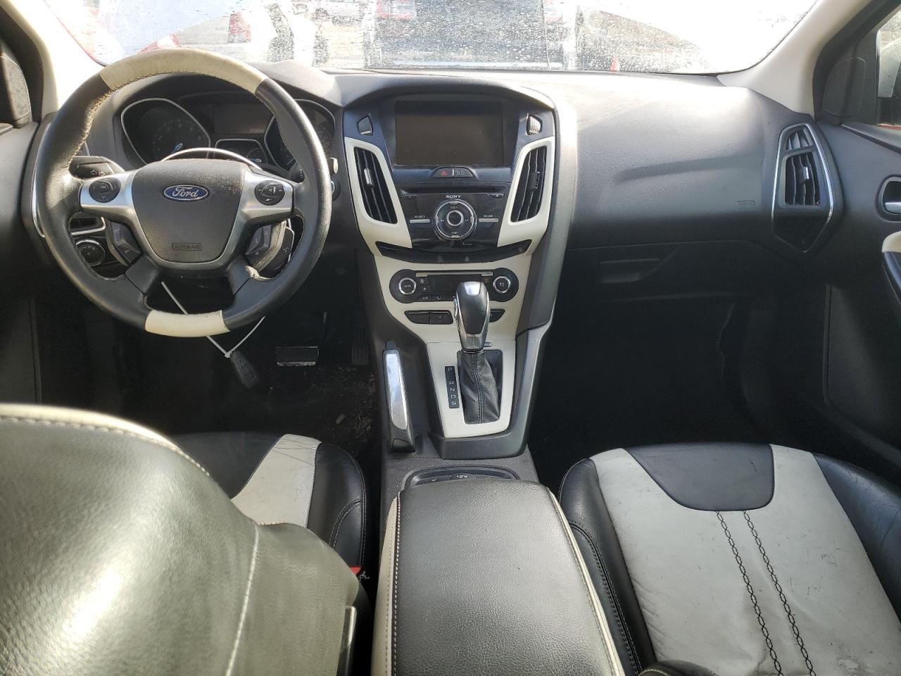 1FAHP3J27CL118278 2012 Ford Focus Titanium