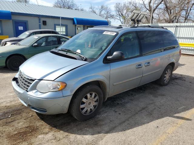 Lot #2404604167 2005 CHRYSLER TOWN & COU salvage car