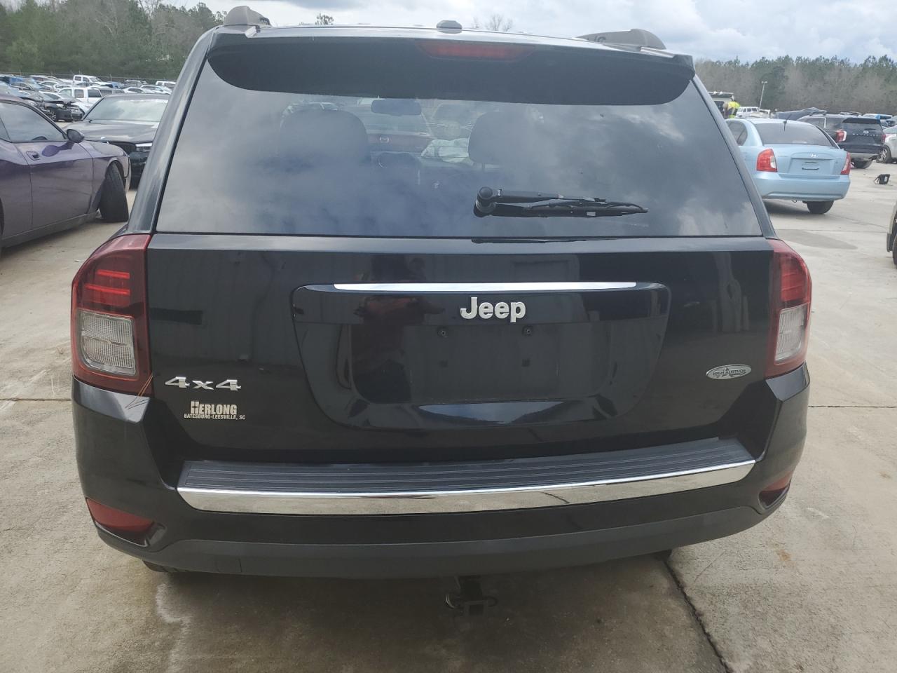 2015 Jeep Compass Latitude vin: 1C4NJDEB9FD109174