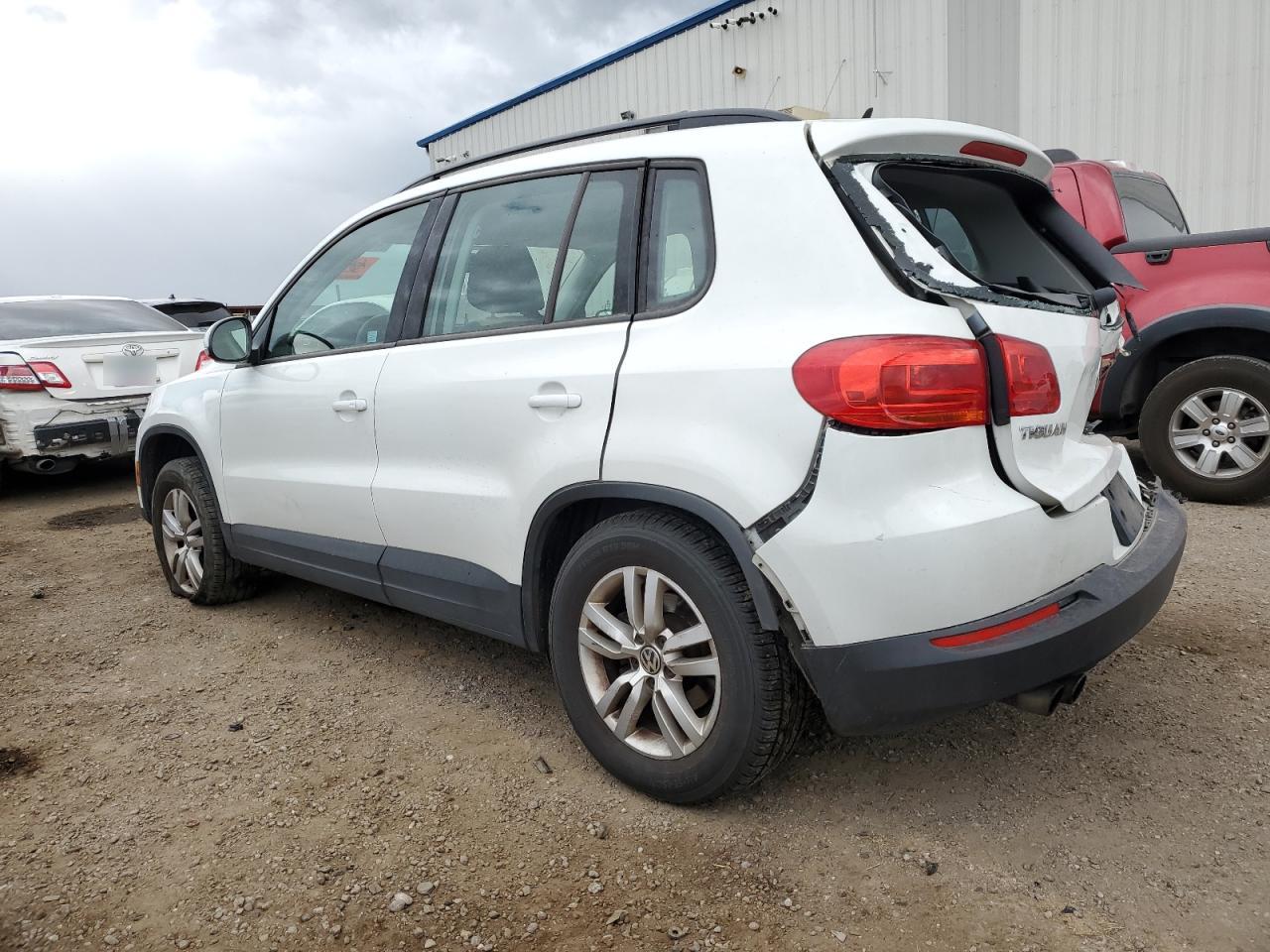 WVGBV7AX2GW574696 2016 Volkswagen Tiguan S