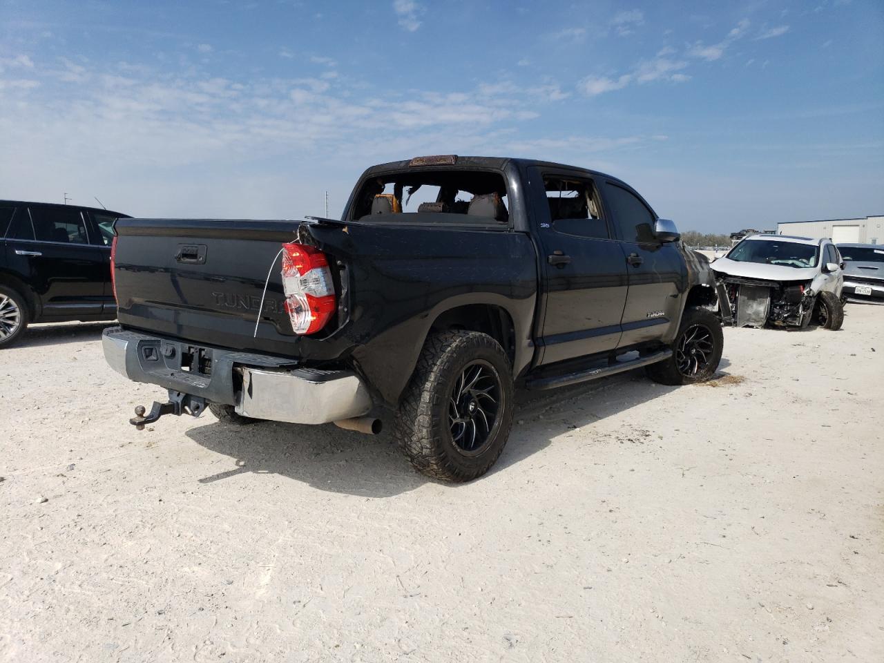 5TFEM5F19GX101577 2016 Toyota Tundra Crewmax Sr5